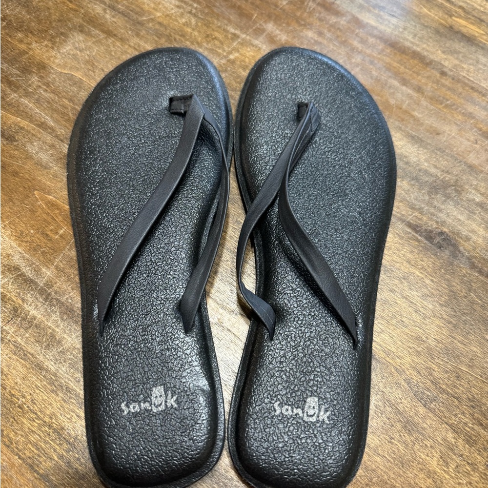 Sanuk Black Flip Flops